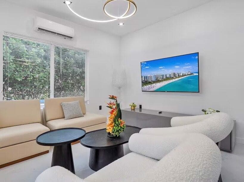 545 NW 52nd St, Miami, FL 33127 — zdjęcie 5