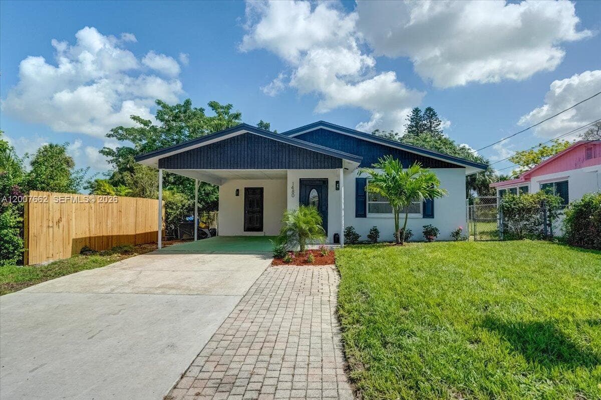 1480 W 36th St, Riviera Beach, FL 33404