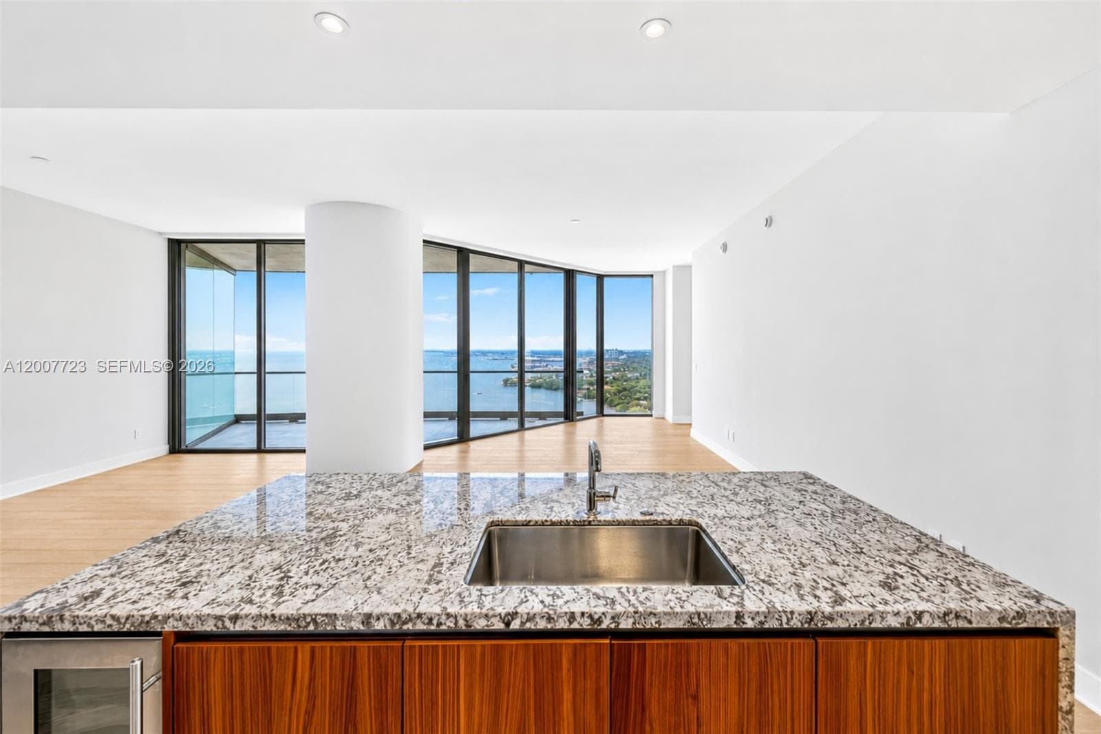 175 25 RD # 3303, Miami, FL 33129 — zdjęcie 2