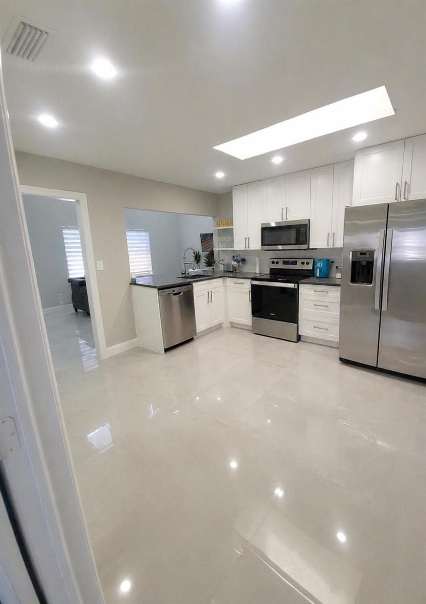 404 SE 6th Avenue, Deerfield Beach, FL 33441 — zdjęcie 2