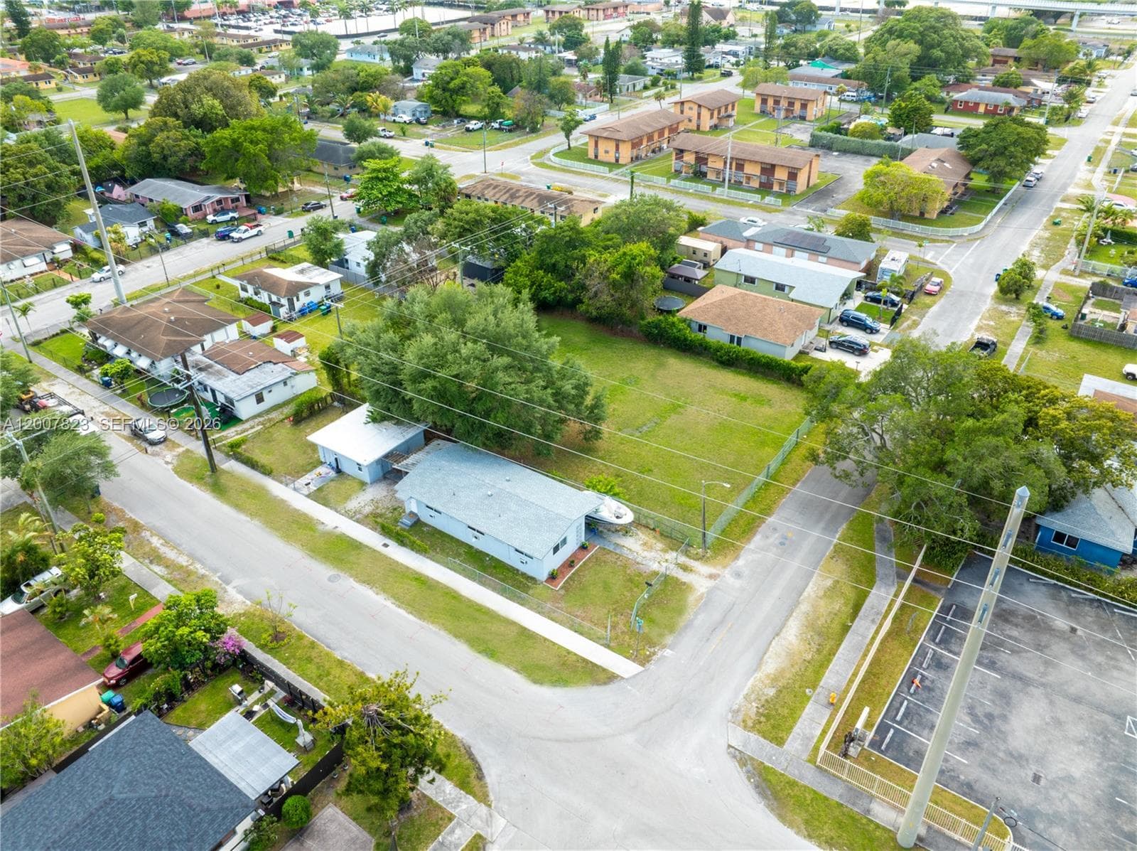 2406 NW 67th St, Miami, FL 33147 — zdjęcie 4