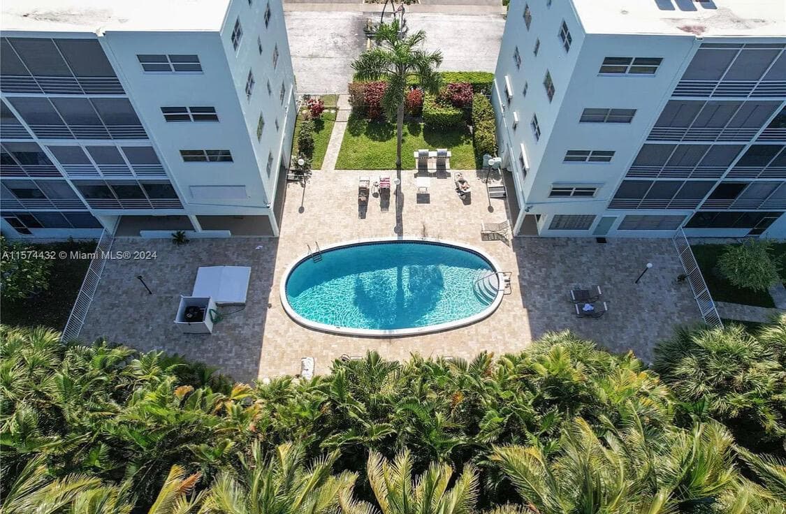 700 NE 14th Avenue NE # 404, Hallandale Beach, FL 33009 — zdjęcie 2