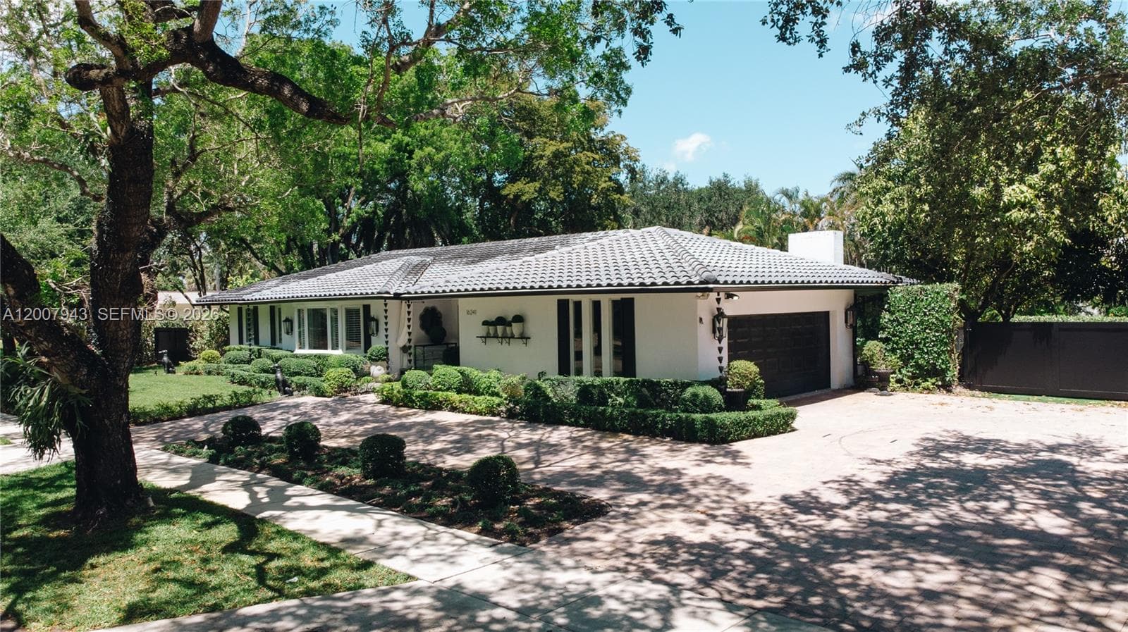 16241 W Troon Cir, Miami Lakes, FL 33014 — zdjęcie 2