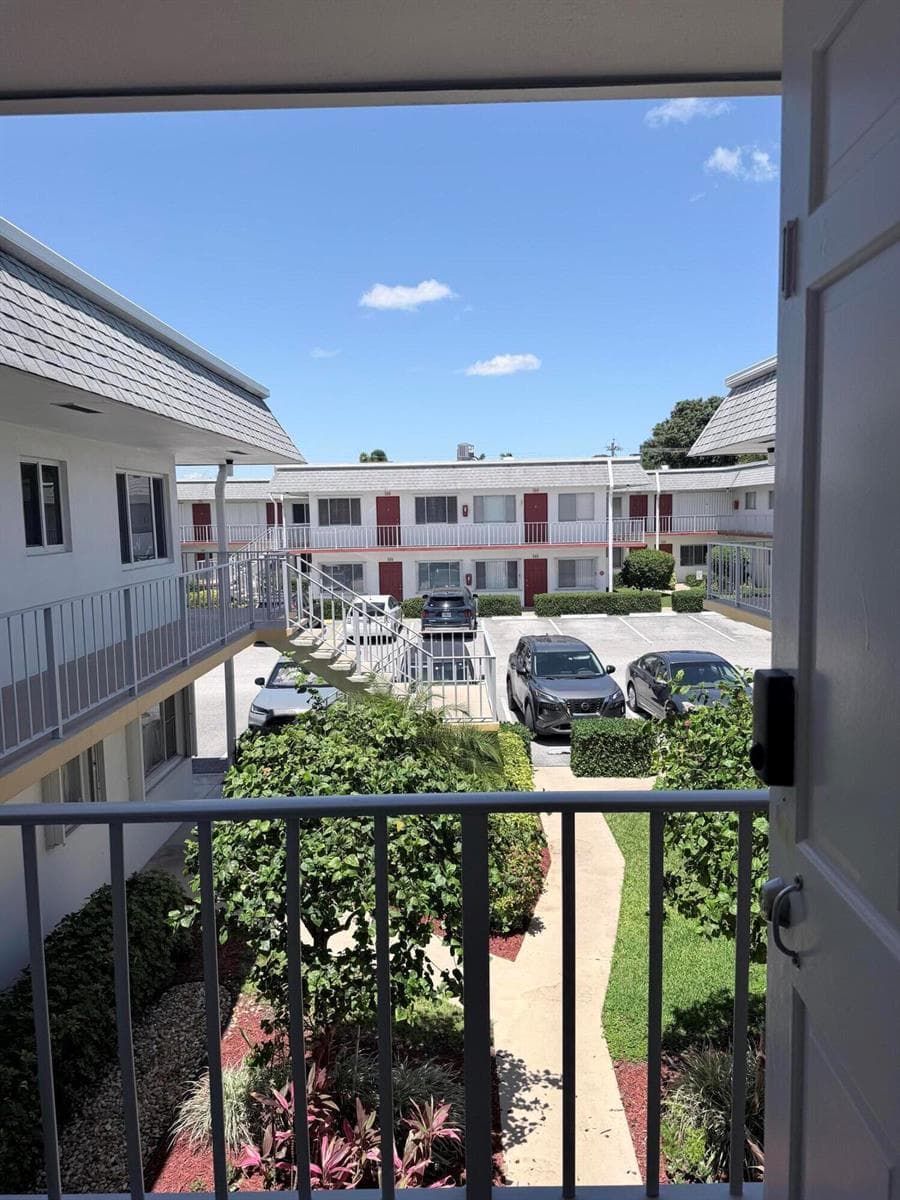 3322 Cynthia Lane # 207, FL 33461 — zdjęcie 2