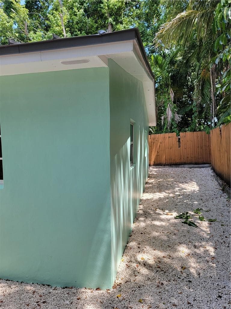1010 NW 3rd Avenue, Hallandale Beach, FL 33009 — zdjęcie 4