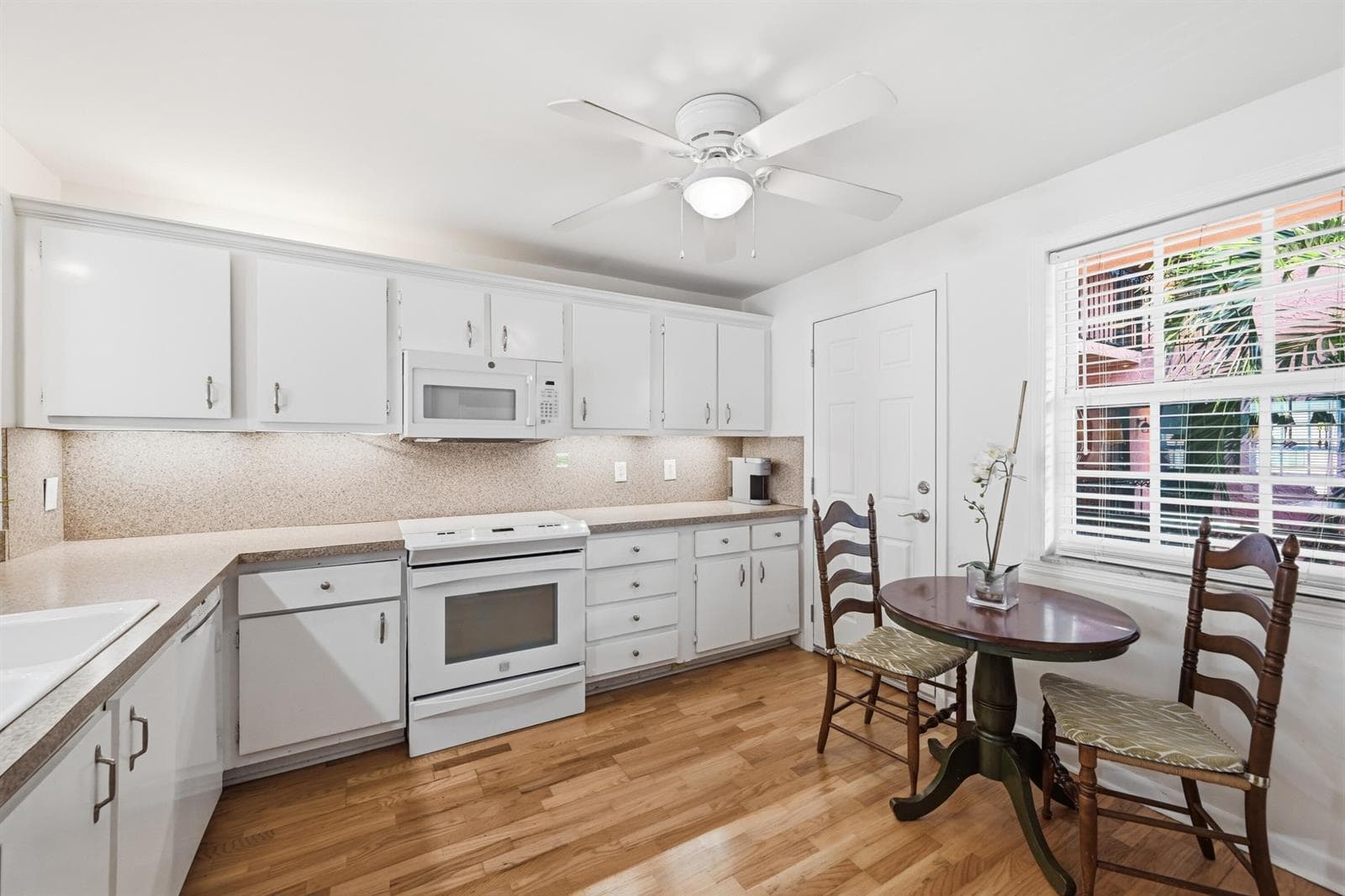 670 Tennis Club Drive # 303, Fort Lauderdale, FL 33311 — zdjęcie 3