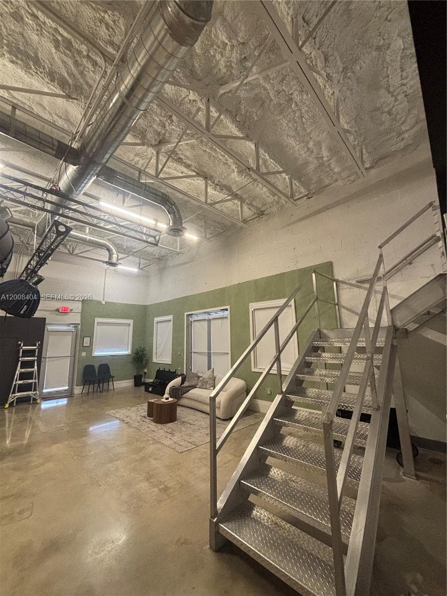 1050 E 17th St, Hialeah, FL 33010 — zdjęcie 2