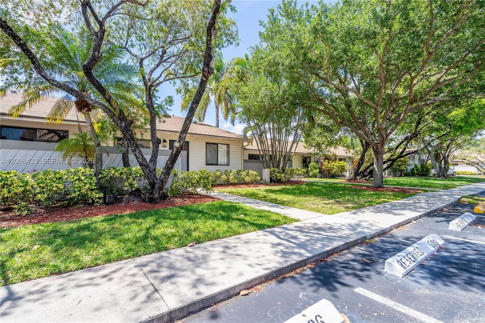 9804 NW 37th St # 3E, Sunrise, FL 33351 — zdjęcie 2