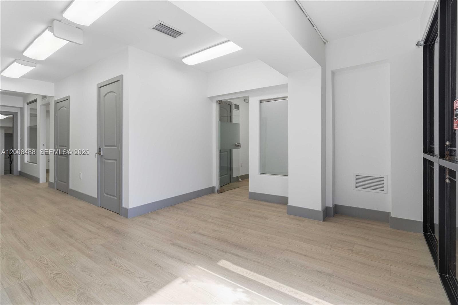 470 NW 22nd Ave, Miami, FL 33125 — zdjęcie 4