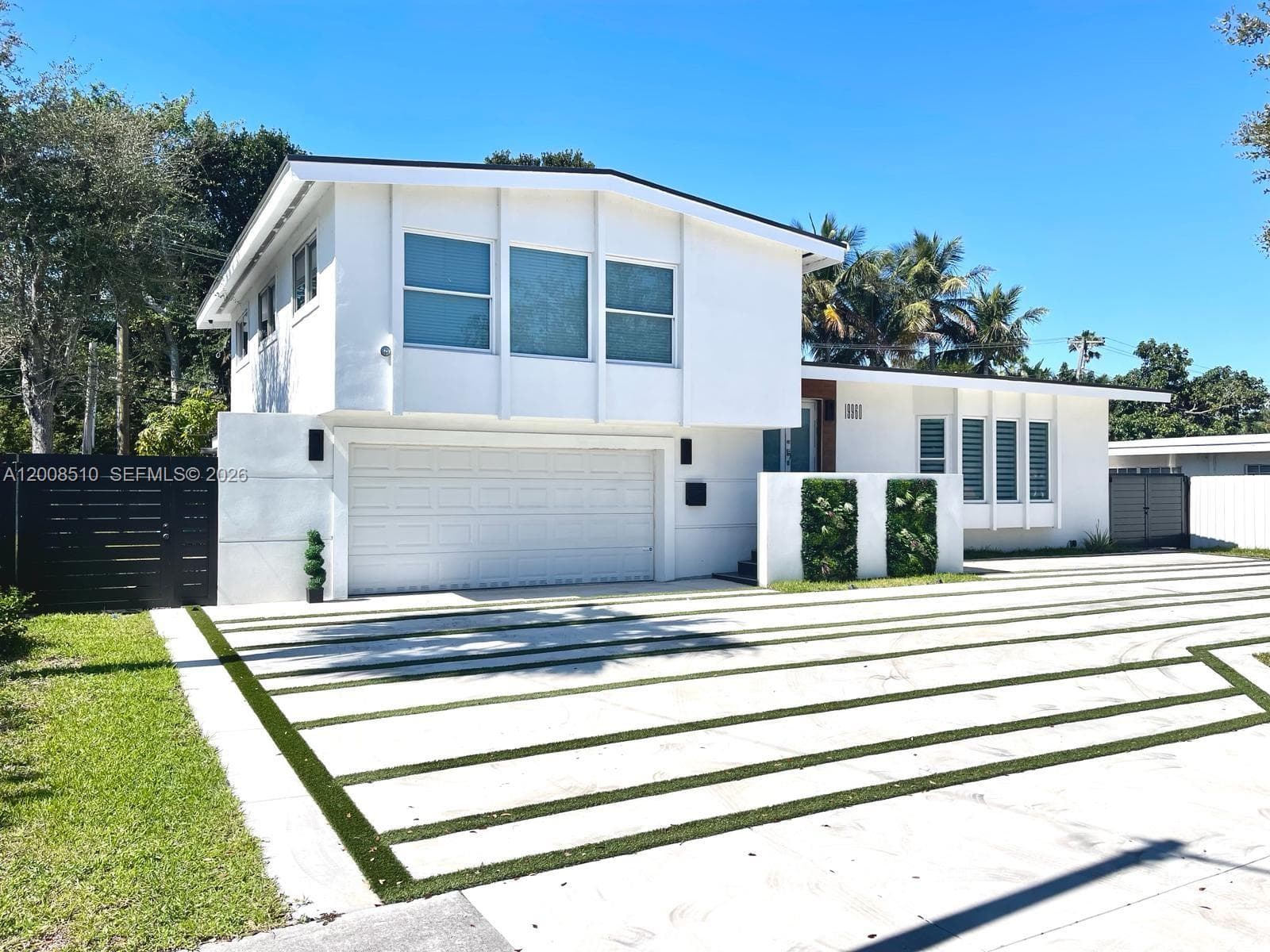 19960 Highland Lakes Blvd, Miami, FL 33179