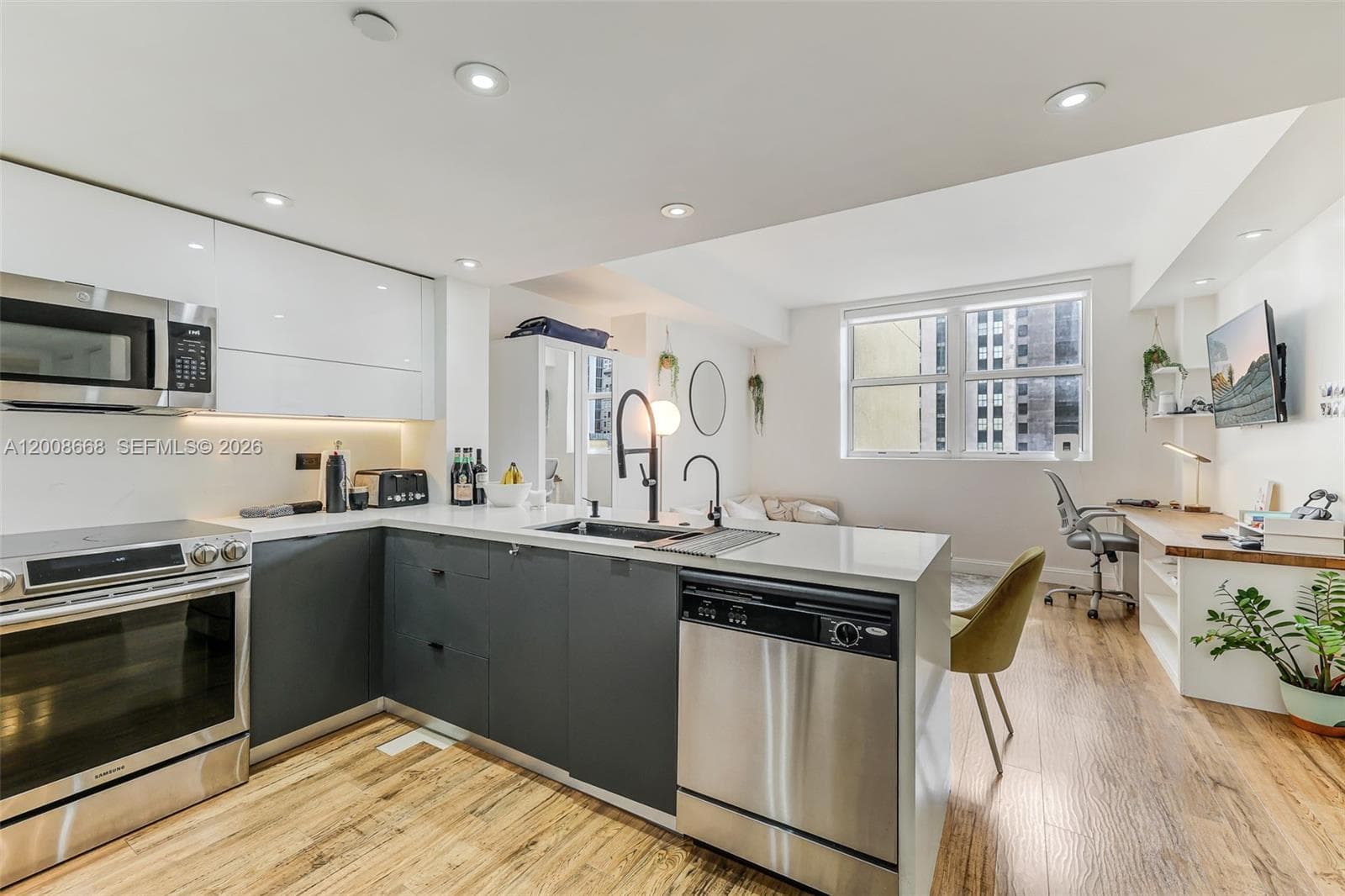 111 E Flagler St # 708, Miami, FL 33131 — zdjęcie 3