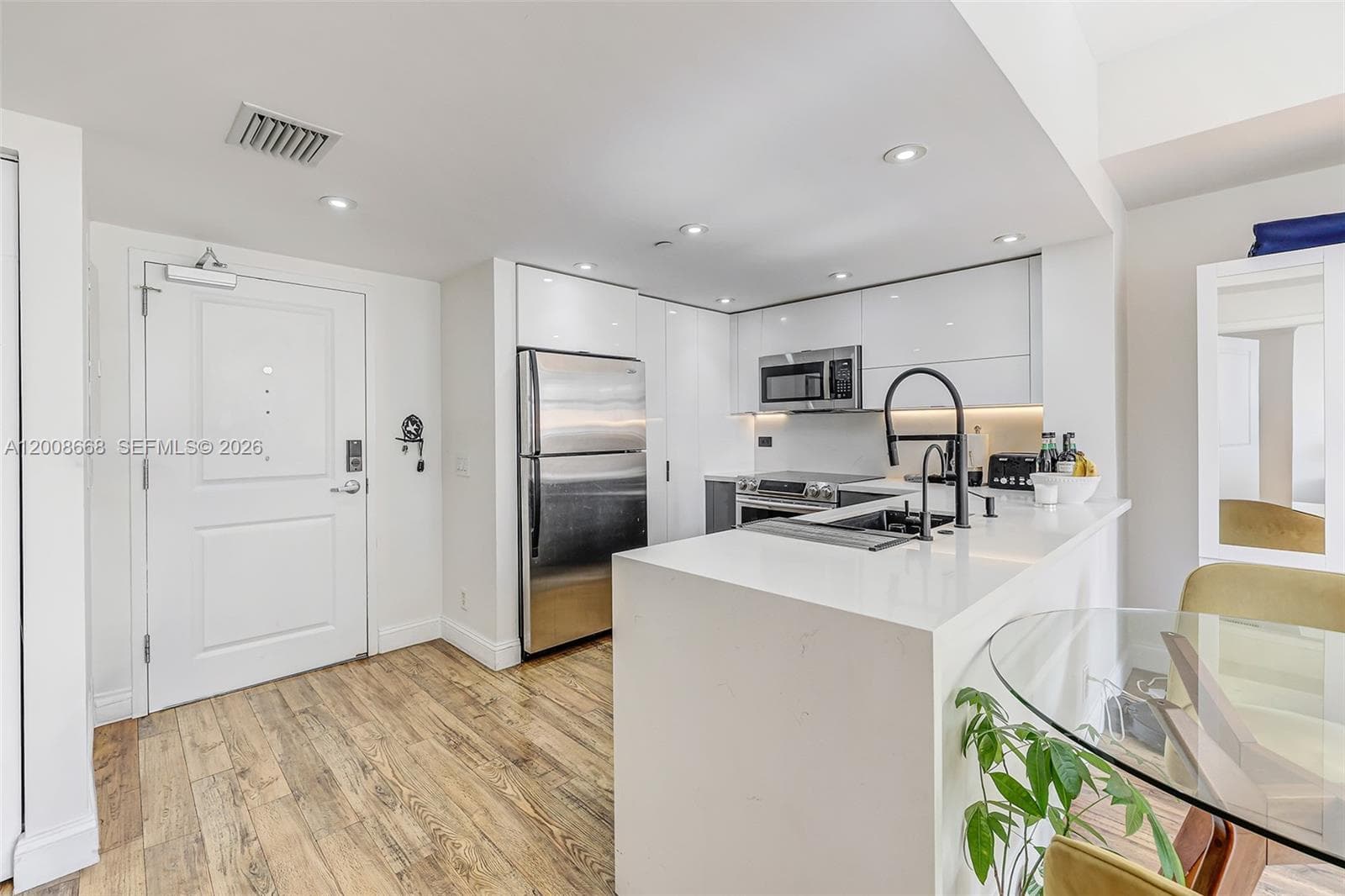 111 E Flagler St # 708, Miami, FL 33131 — zdjęcie 5