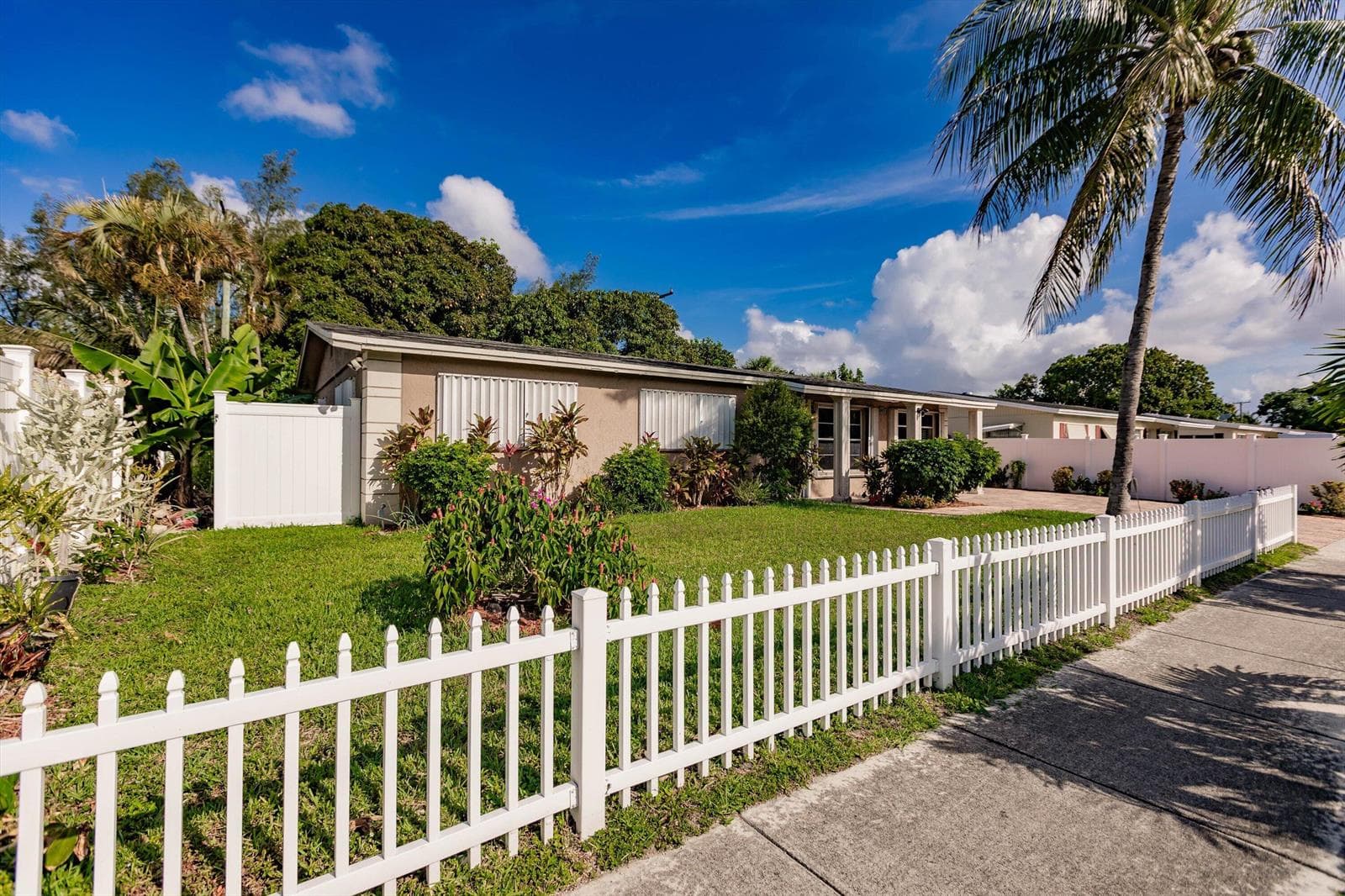4241 NE 1st Terrace, Pompano Beach, FL 33064 — zdjęcie 2