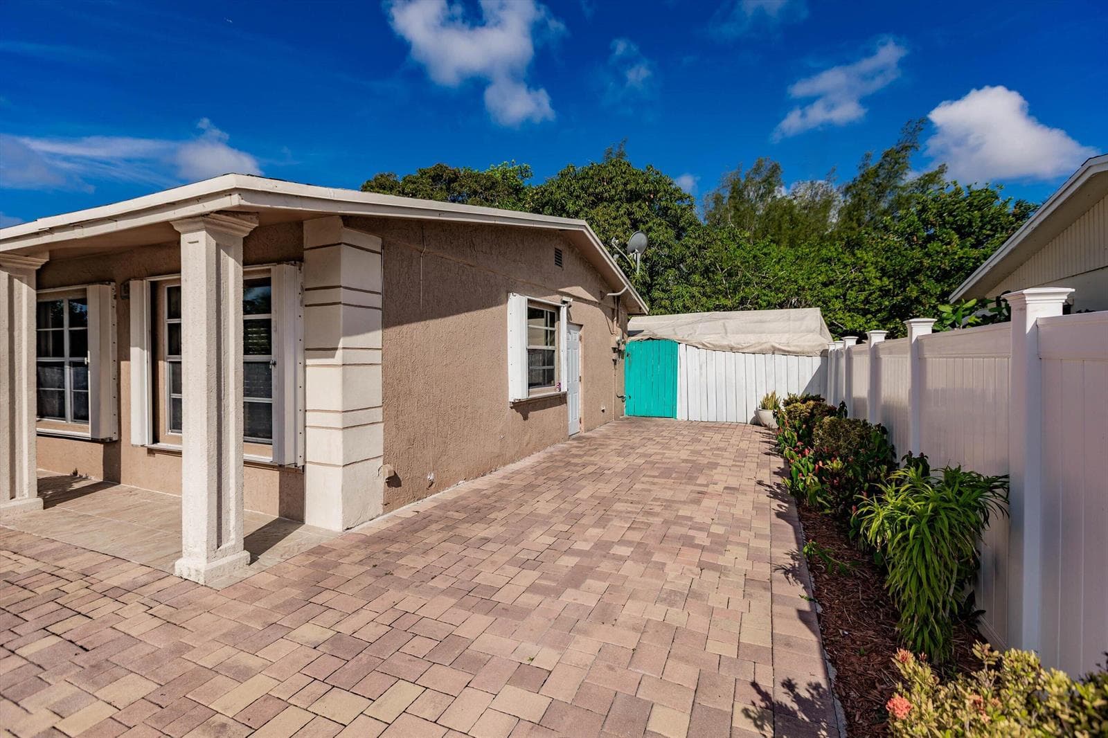 4241 NE 1st Terrace, Pompano Beach, FL 33064 — zdjęcie 3