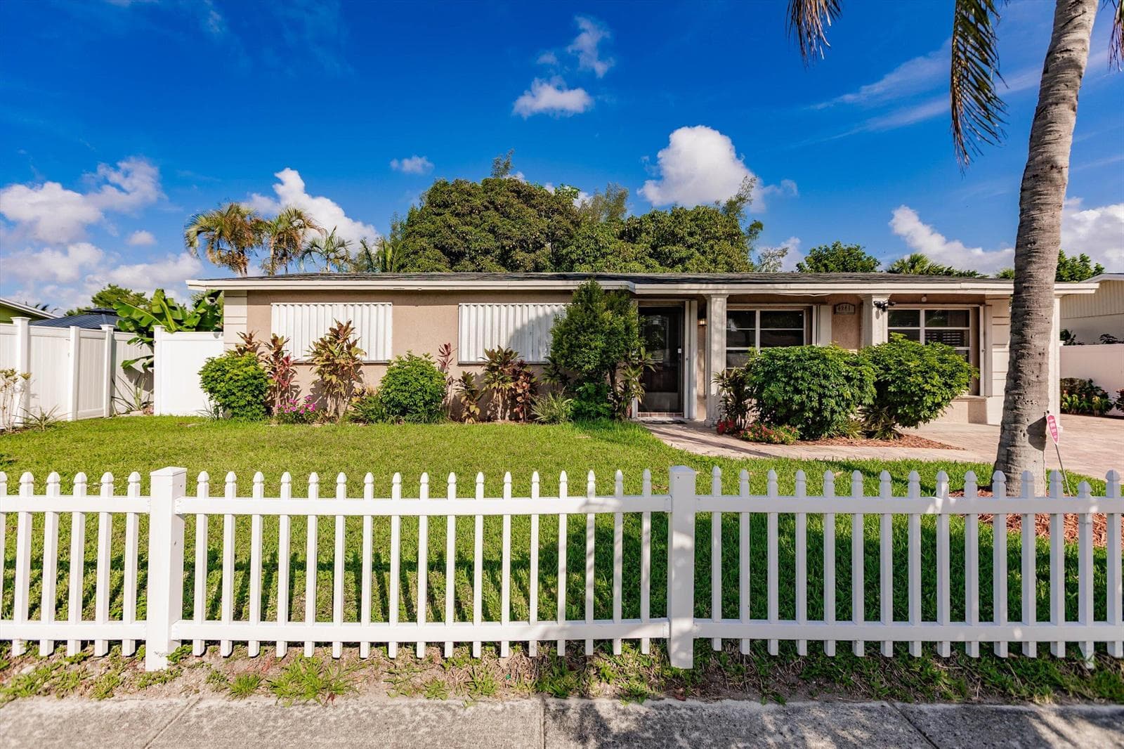 4241 NE 1st Terrace, Pompano Beach, FL 33064 — zdjęcie 5