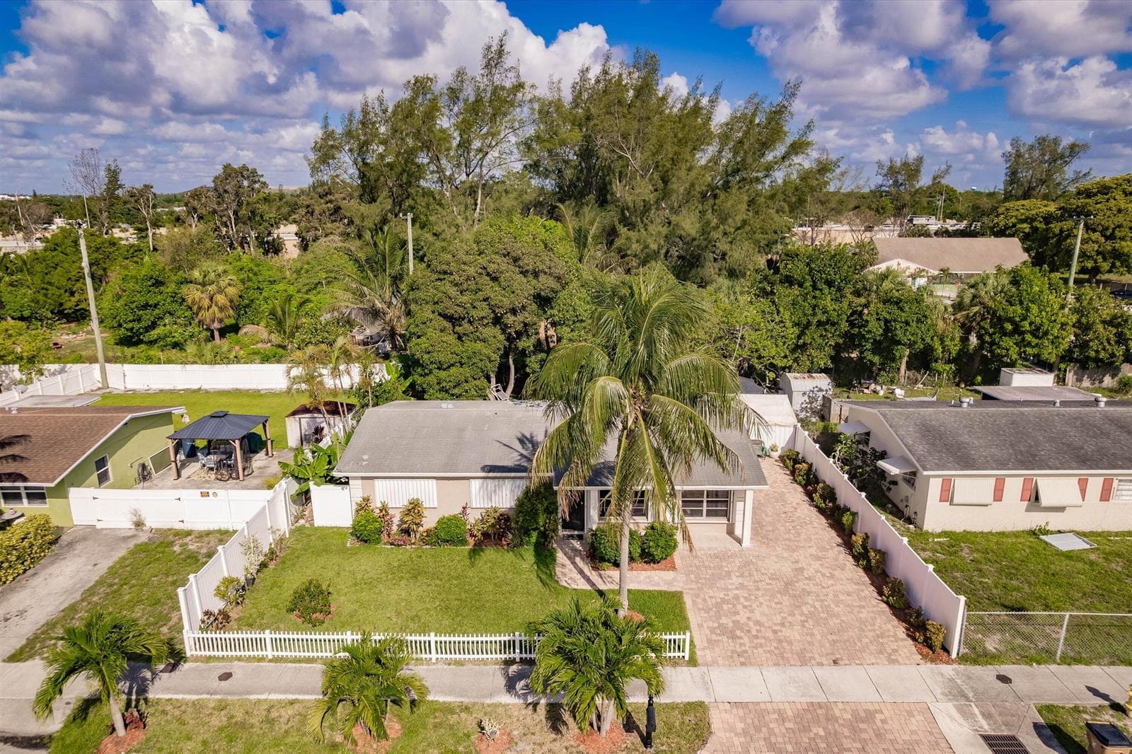 4241 NE 1st Terrace, Pompano Beach, FL 33064 — zdjęcie 4