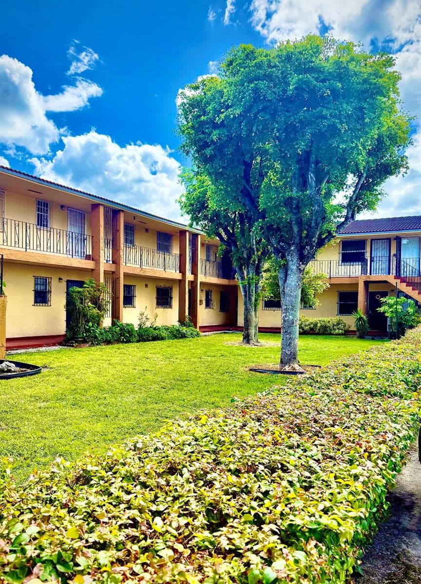 4050 NW 135th Street # 22-1, Opa-Locka, FL 33054