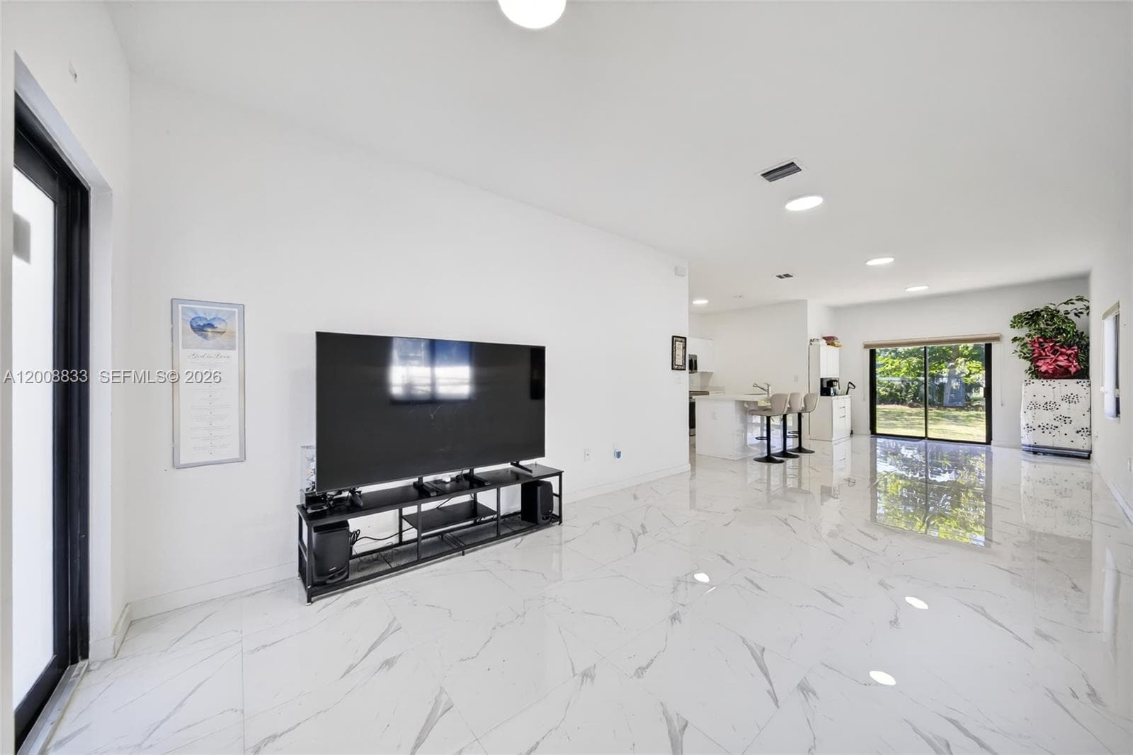1864 NW 84th St, Miami, FL 33147 — zdjęcie 4