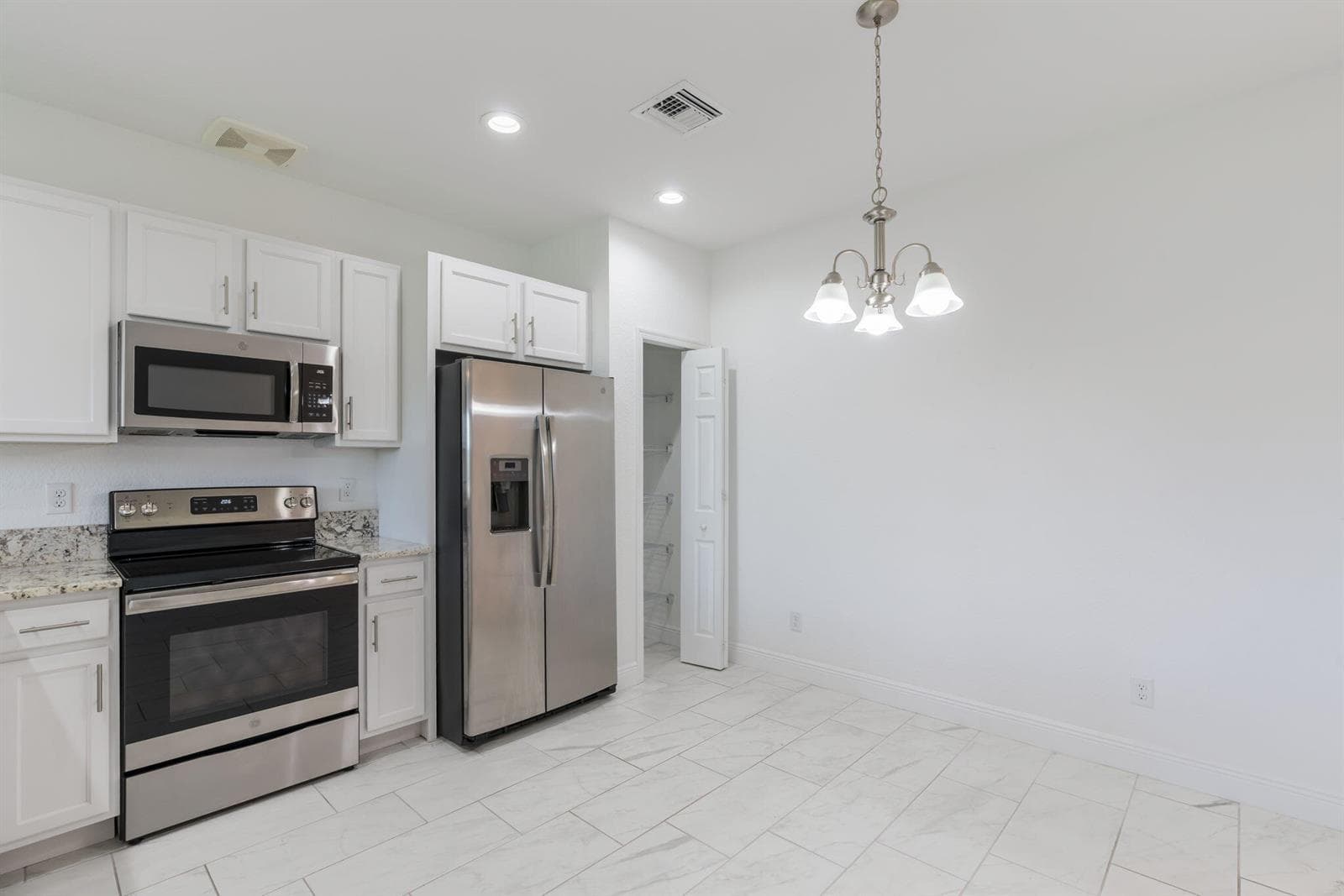 696 NE Waters Edge Lane, Port St. Lucie, FL 34983 — zdjęcie 5