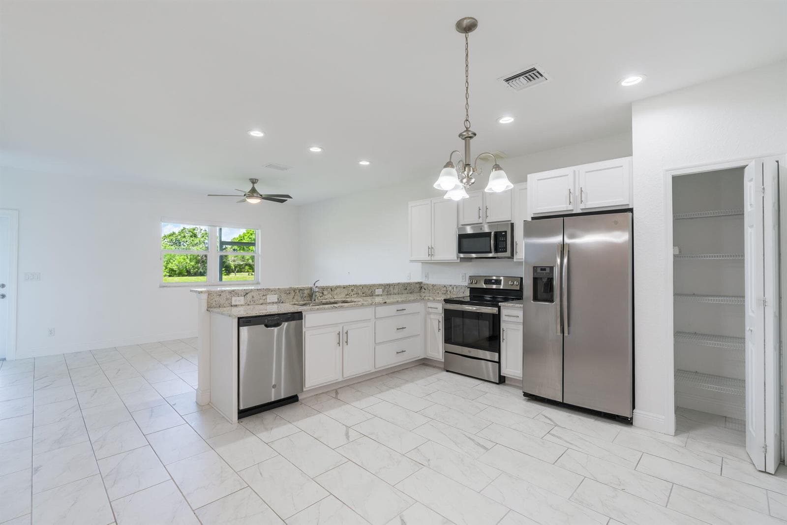 696 NE Waters Edge Lane, Port St. Lucie, FL 34983 — zdjęcie 4