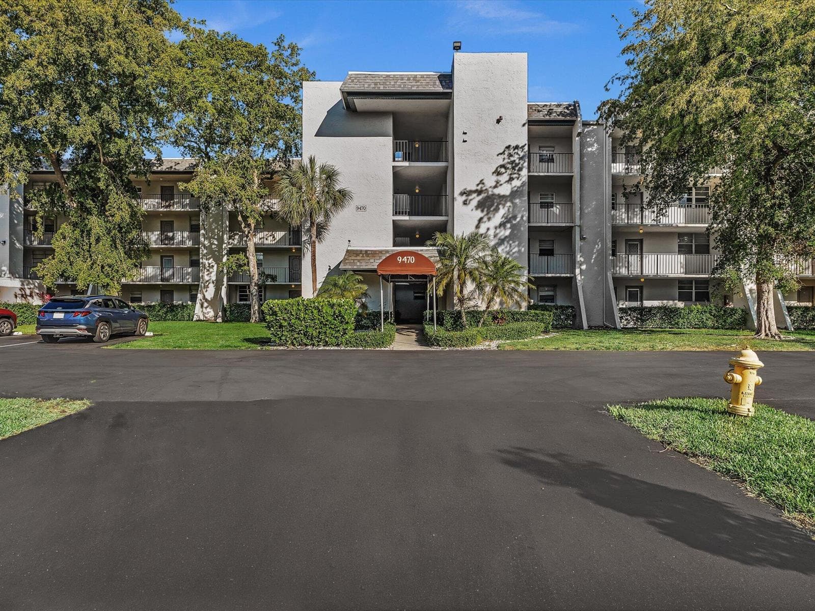 9470 Poinciana Place # 303, Davie, FL 33324