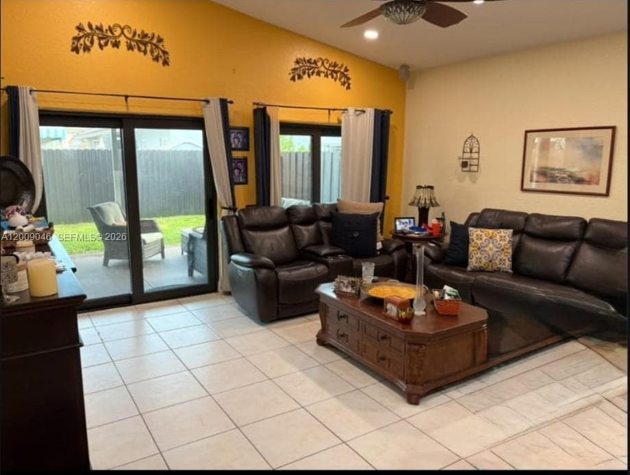 8741 NW 141st Ter # NW, Miami Lakes, FL 33018 — zdjęcie 3