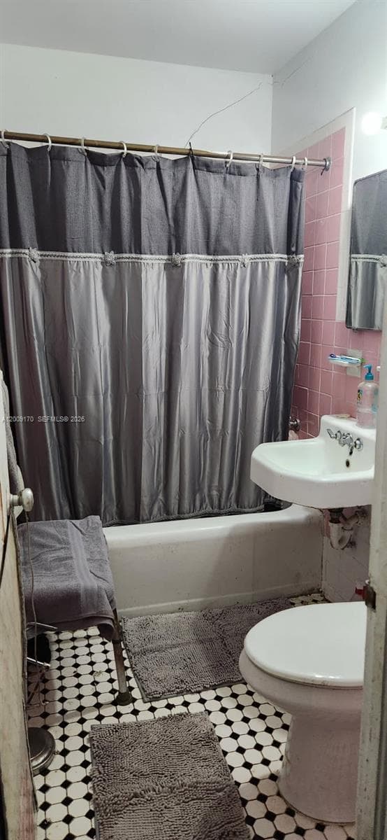890 E 52nd St, Hialeah, FL 33013 — zdjęcie 5