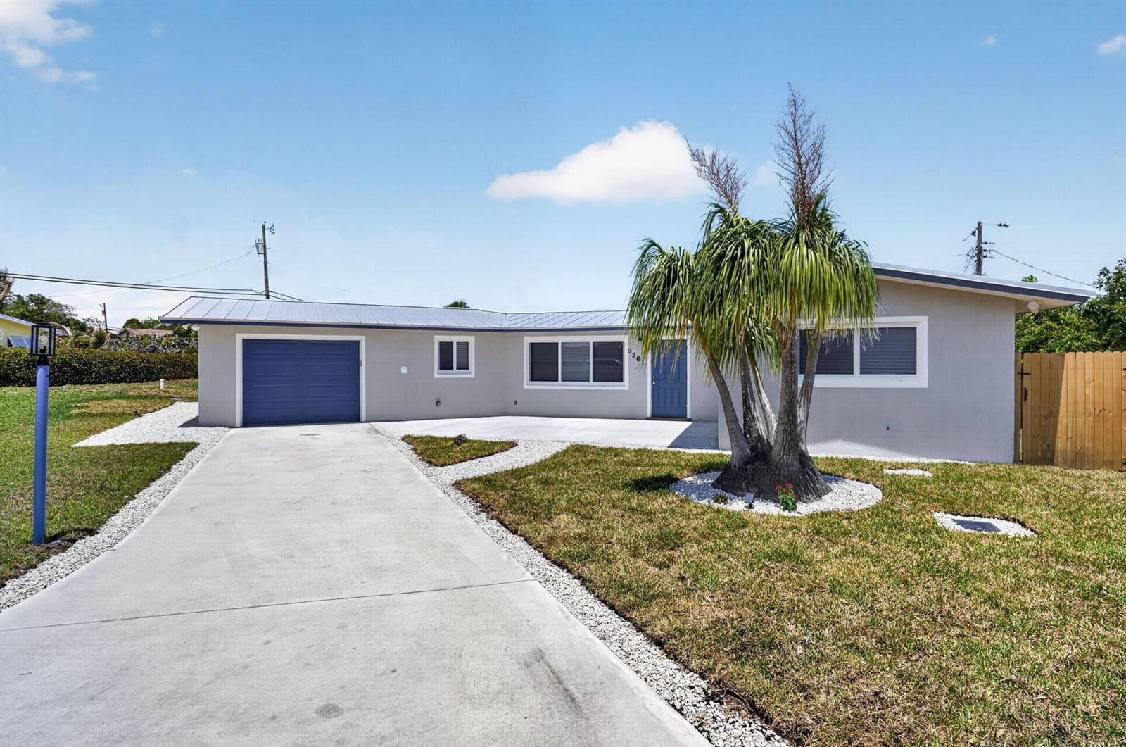 9361 SE Duncan Street, Hobe Sound, FL 33455 — zdjęcie 2