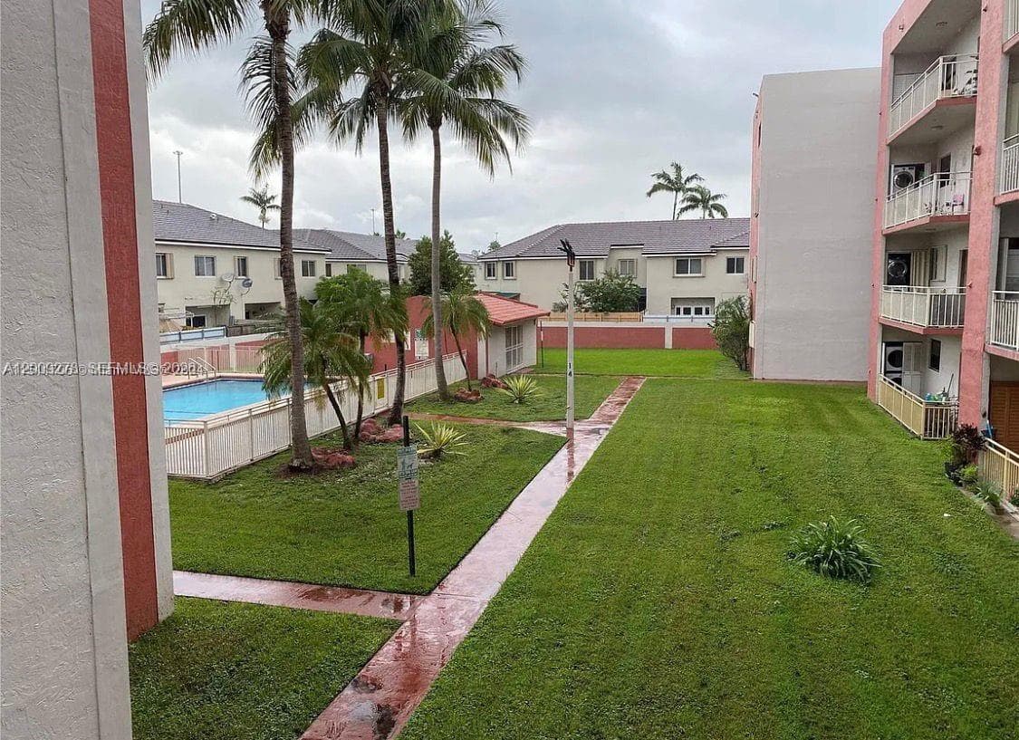 8425 NW 8th St # 306, Miami, FL 33126 — zdjęcie 2