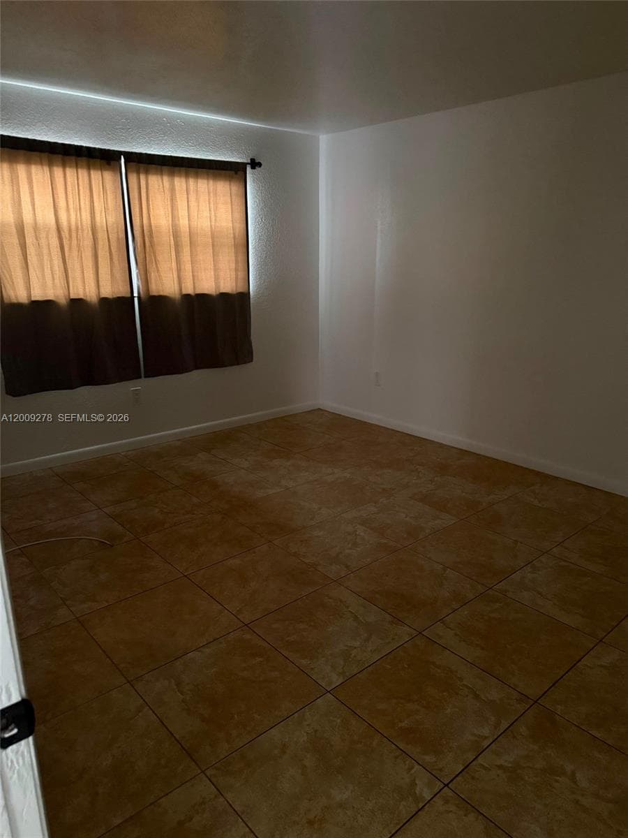 8425 NW 8th St # 306, Miami, FL 33126 — zdjęcie 5