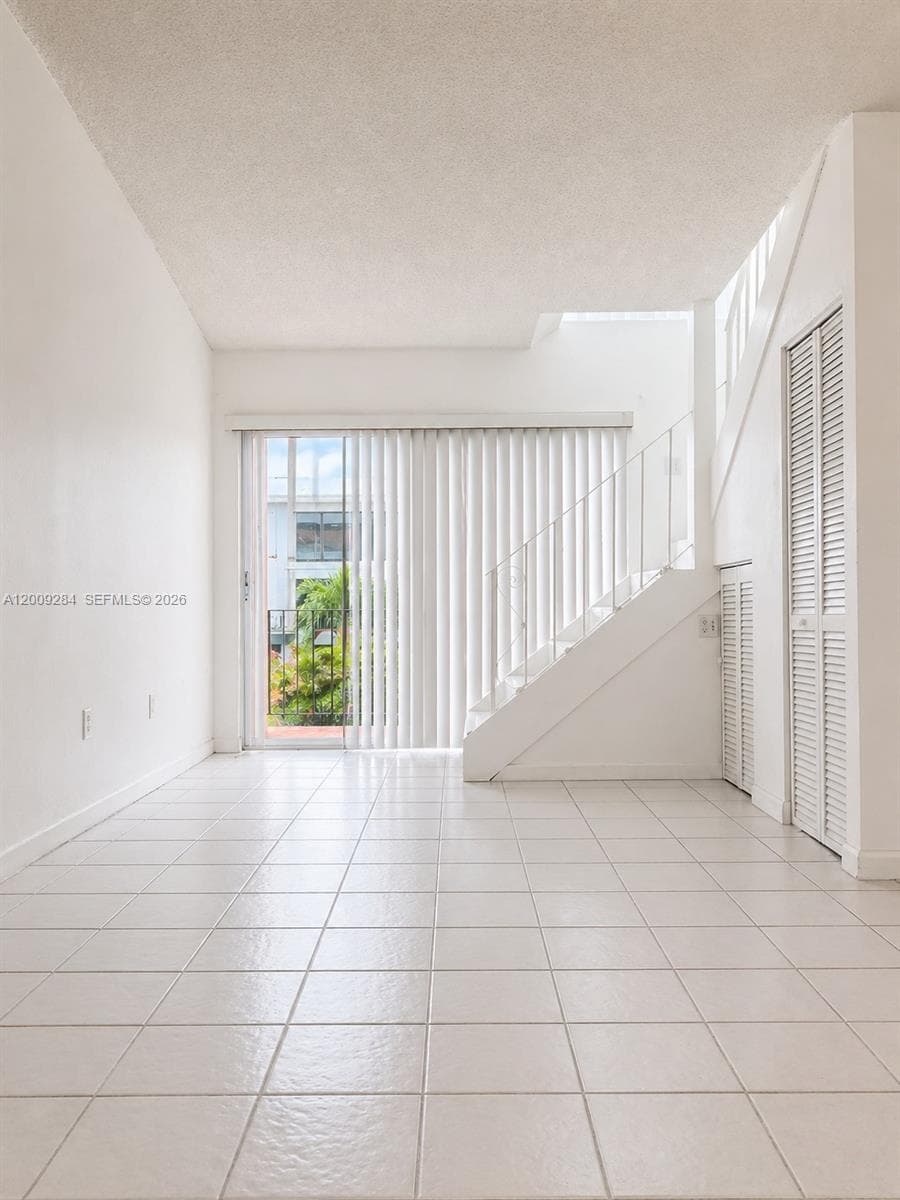 1300 W 47th Pl # 218A, Hialeah, FL 33012 — zdjęcie 3