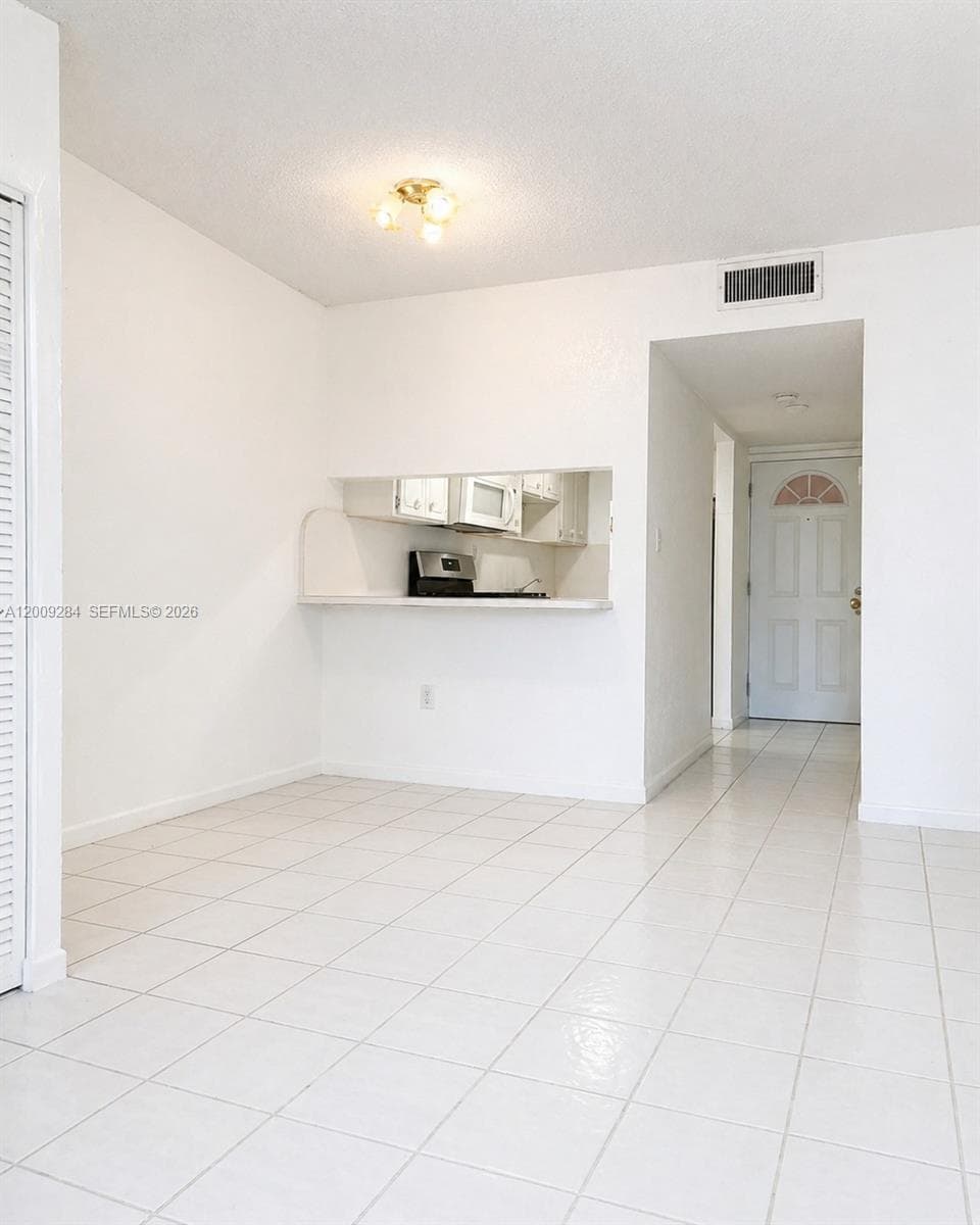 1300 W 47th Pl # 218A, Hialeah, FL 33012 — zdjęcie 4