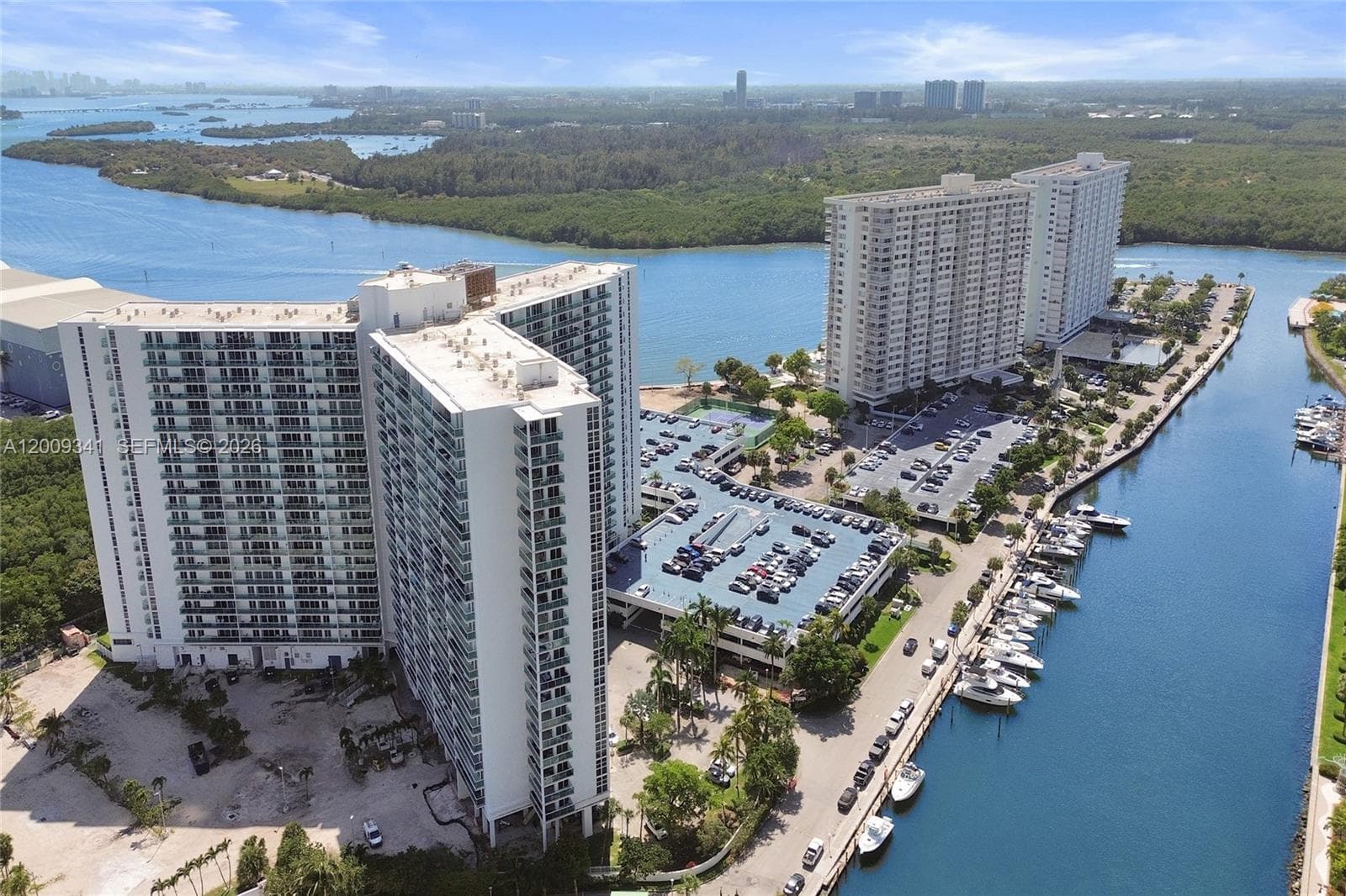 300 Bayview Dr # 915, Sunny Isles Beach, FL 33160 — zdjęcie 2