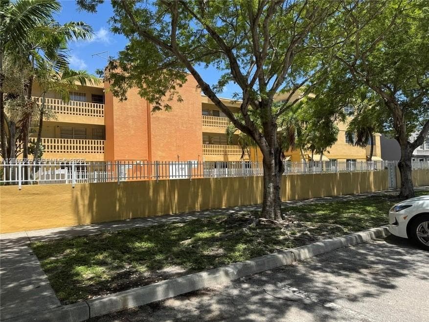 1821 NE 168th St # B3, North Miami Beach, FL 33162