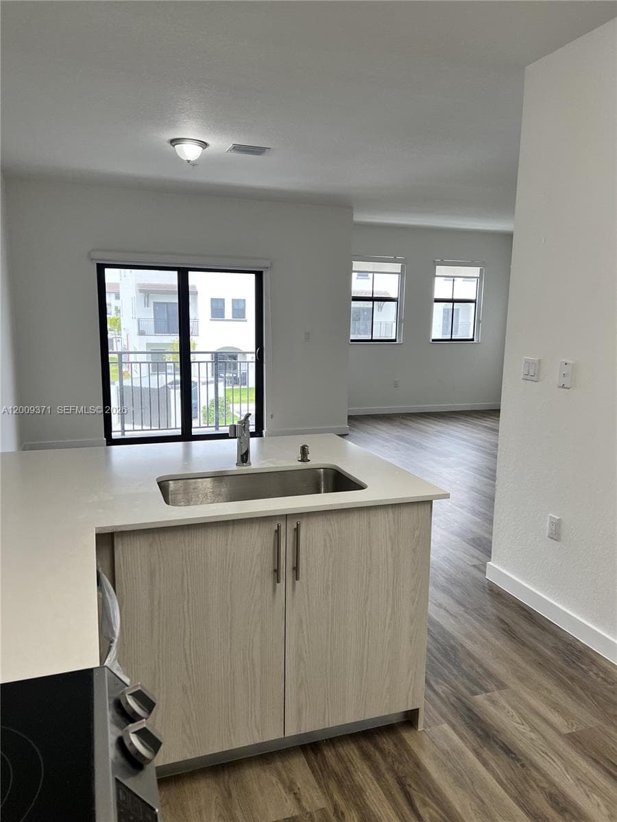 15540 SW 136th St # 206, Miami, FL 33196 — zdjęcie 2