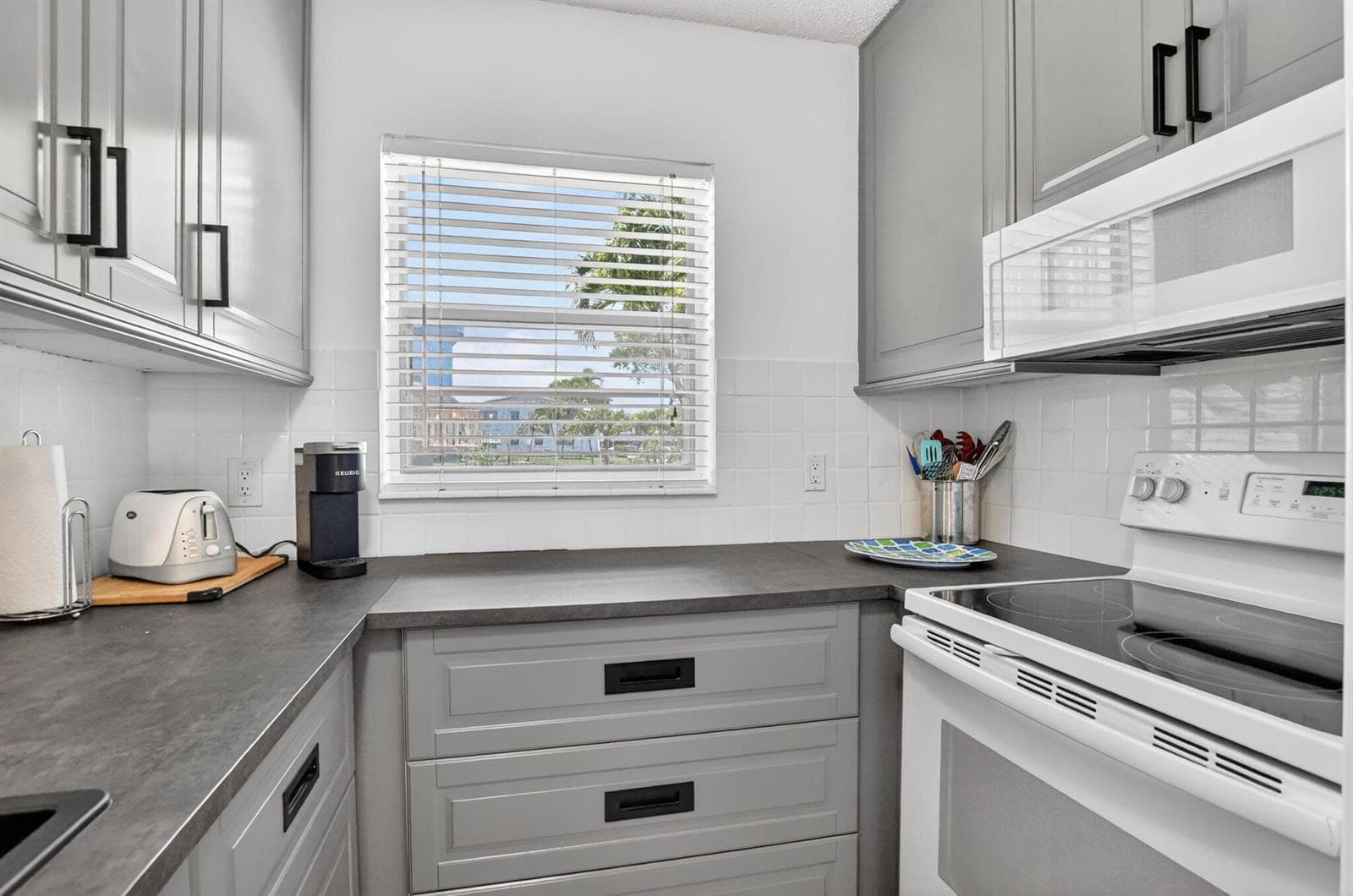 492 W Tilford, Deerfield Beach, FL 33442 — zdjęcie 3