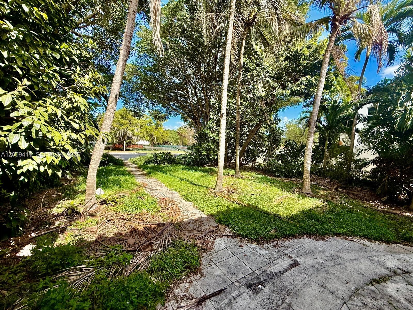 8740 NE 2nd Ave # 8740, El Portal, FL 33138 — zdjęcie 2