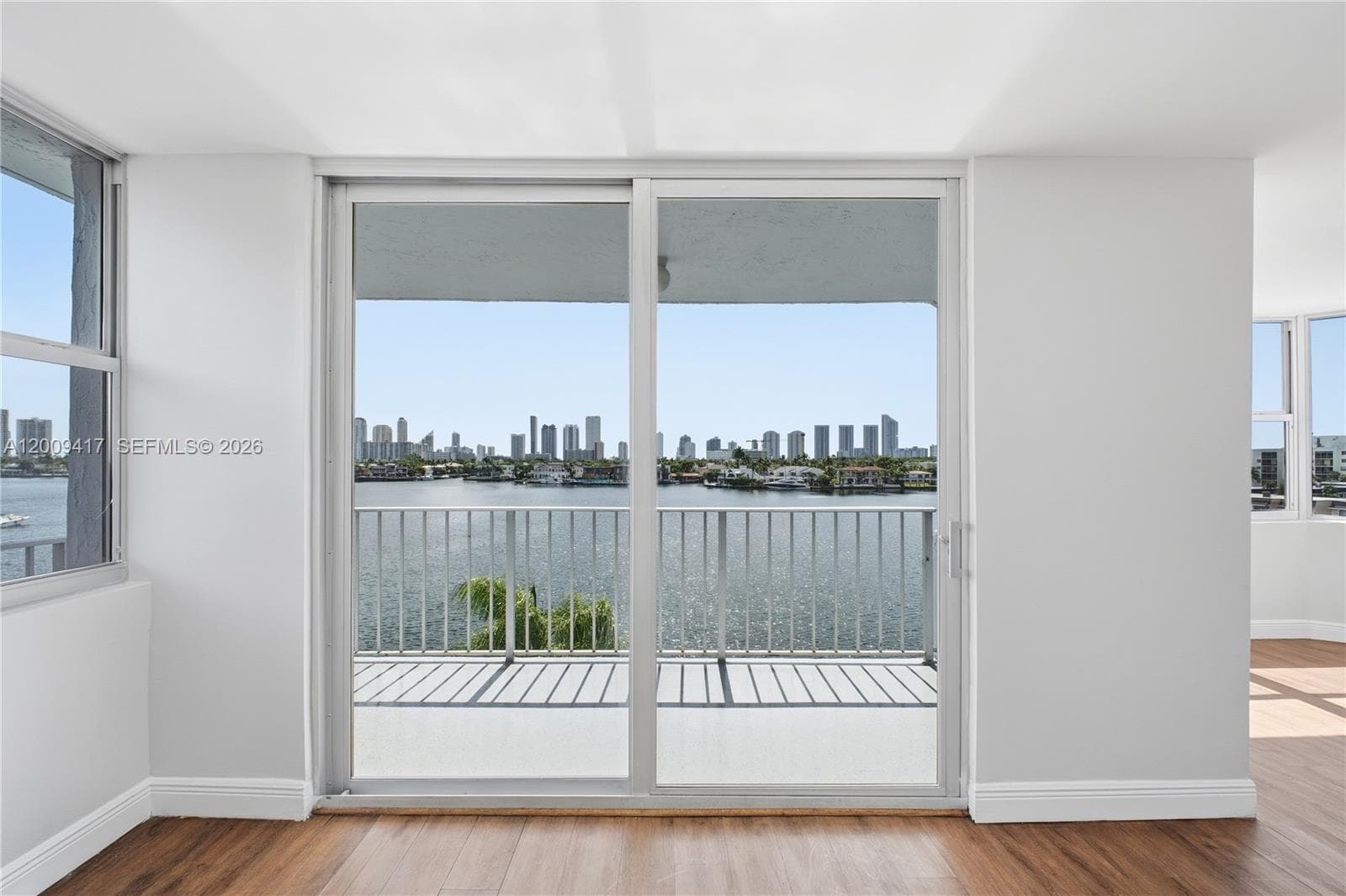 16570 NE 26th Ave # 5A, North Miami Beach, FL 33160 — zdjęcie 2