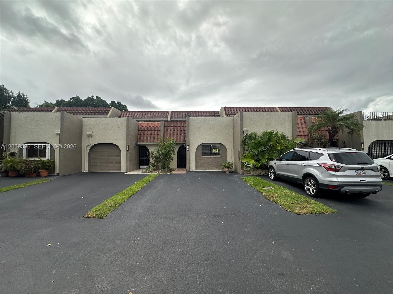 295 Jacaranda Dr # 20, Plantation, FL 33324