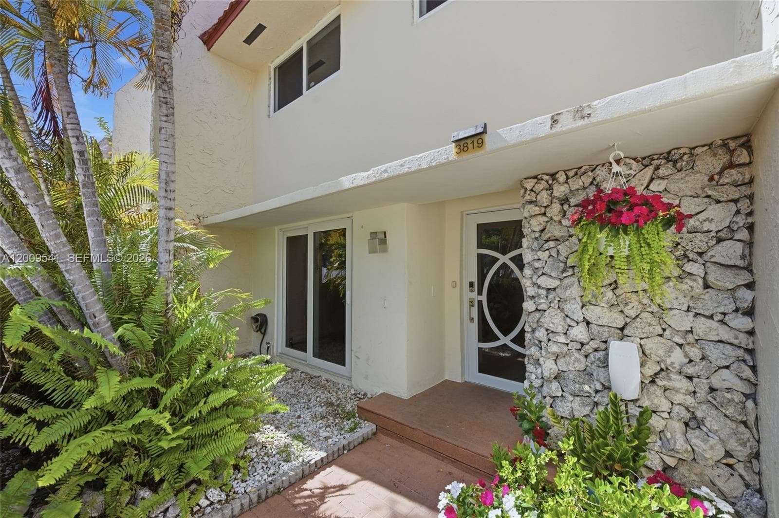 3819 170th St # B-1, North Miami Beach, FL 33160 — zdjęcie 2