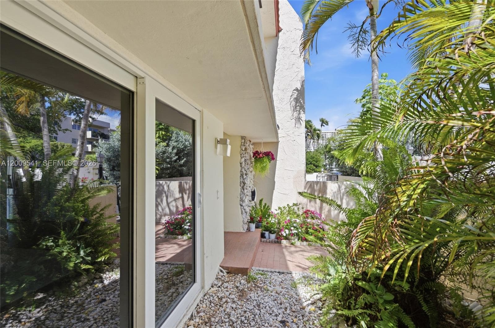 3819 170th St # B-1, North Miami Beach, FL 33160 — zdjęcie 3