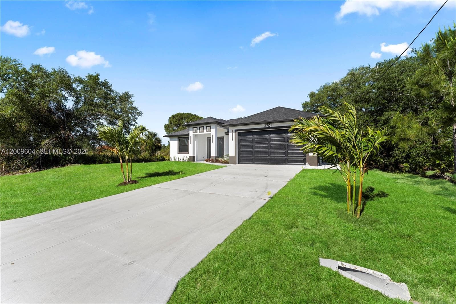 3701 Ida Ave N, Lehigh Acres, FL 33971 — zdjęcie 4