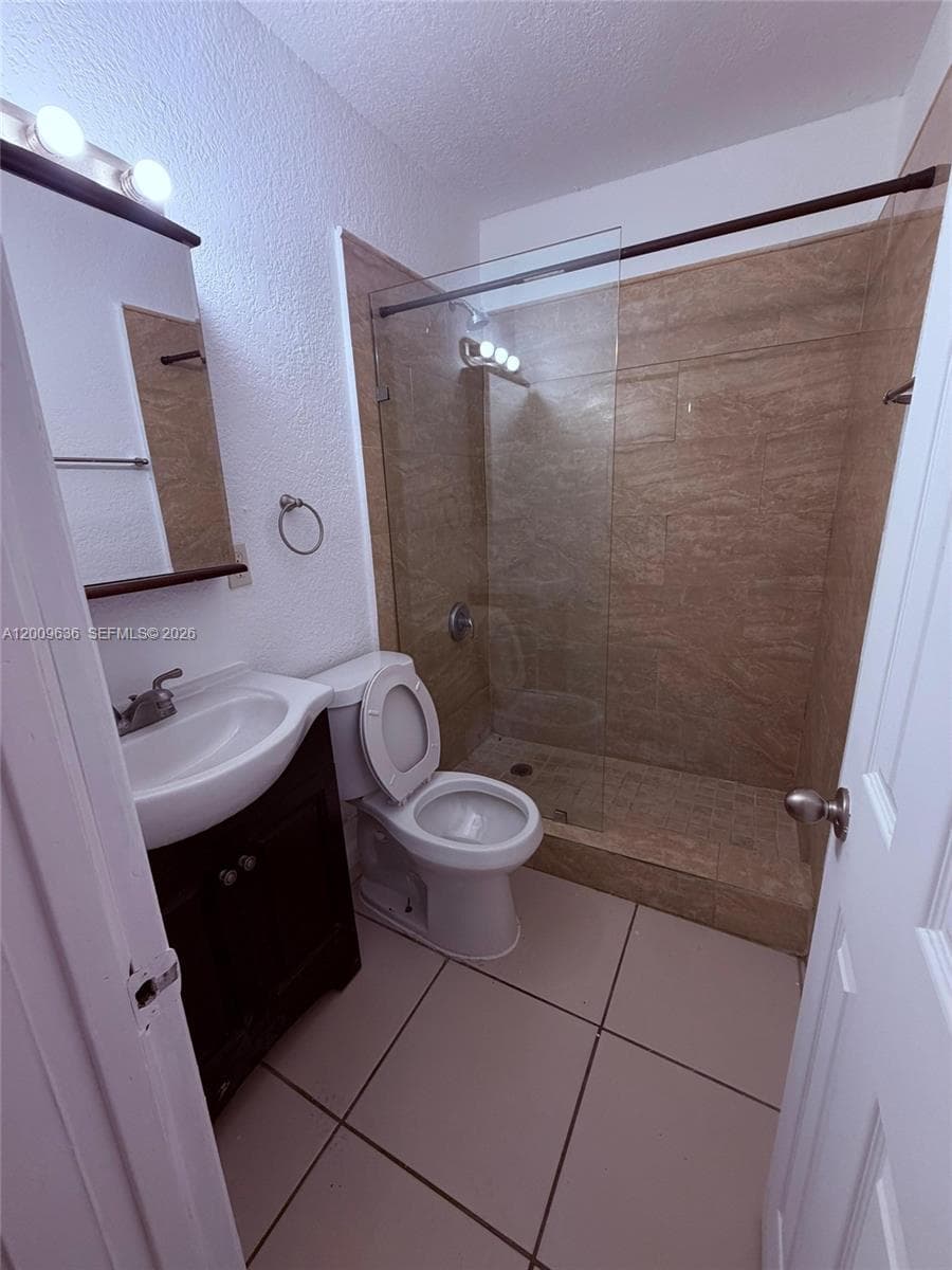 590 NW 46th St # 2, Miami, FL 33127 — zdjęcie 5