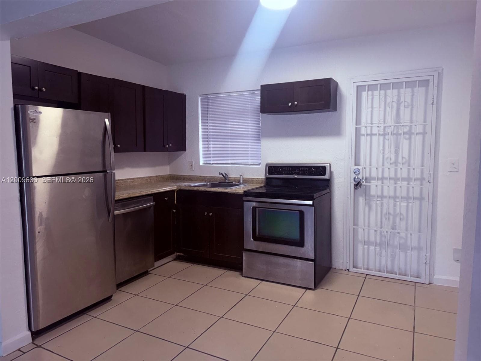 590 NW 46th St # 2, Miami, FL 33127 — zdjęcie 4