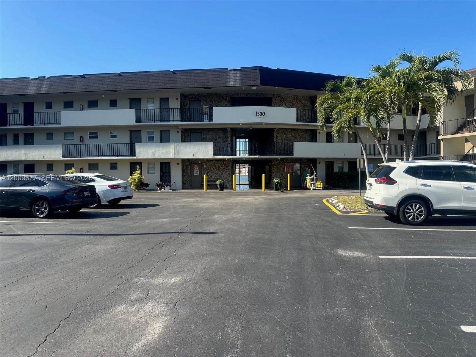 1530 NE 191st St # 205, Miami, FL 33179