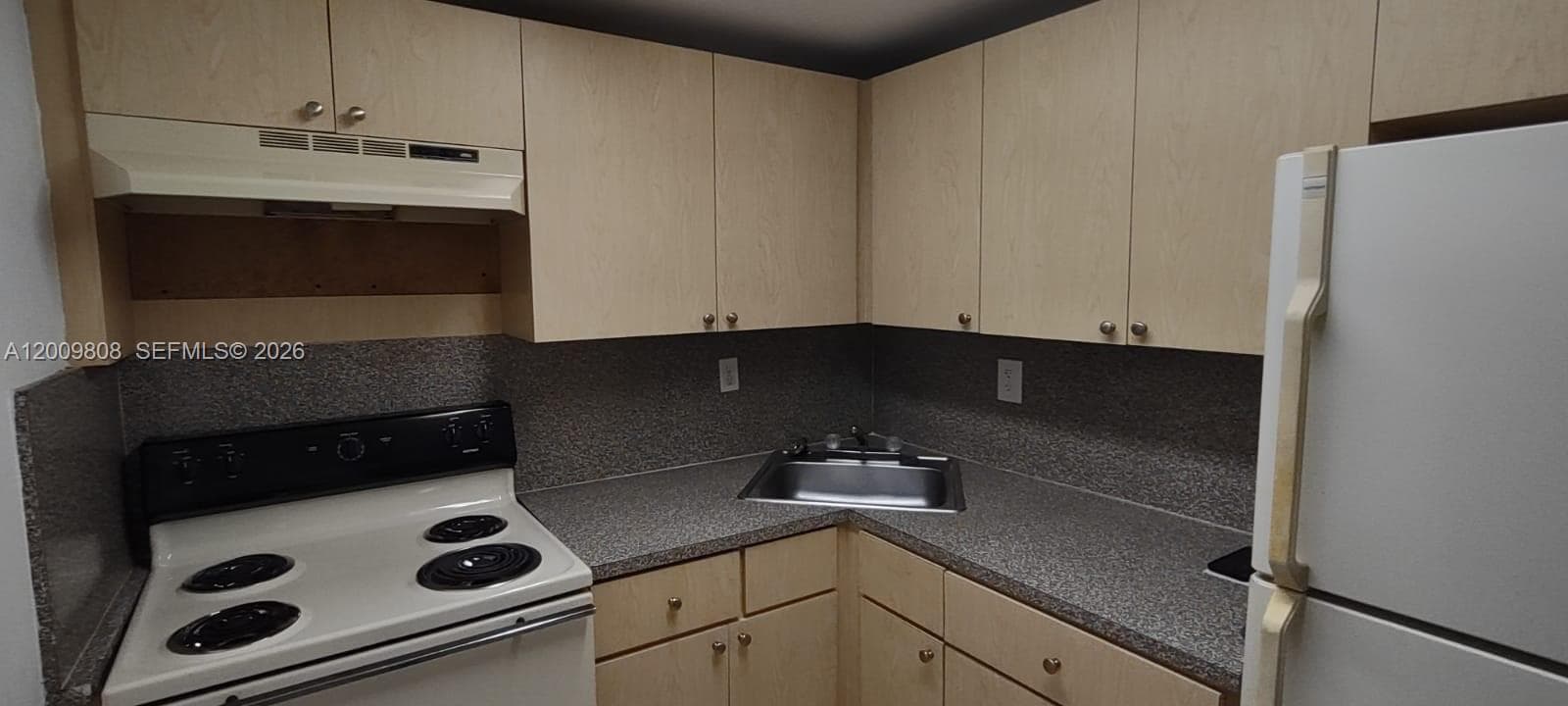 606 W 81st St # 309, Hialeah, FL 33014 — zdjęcie 4