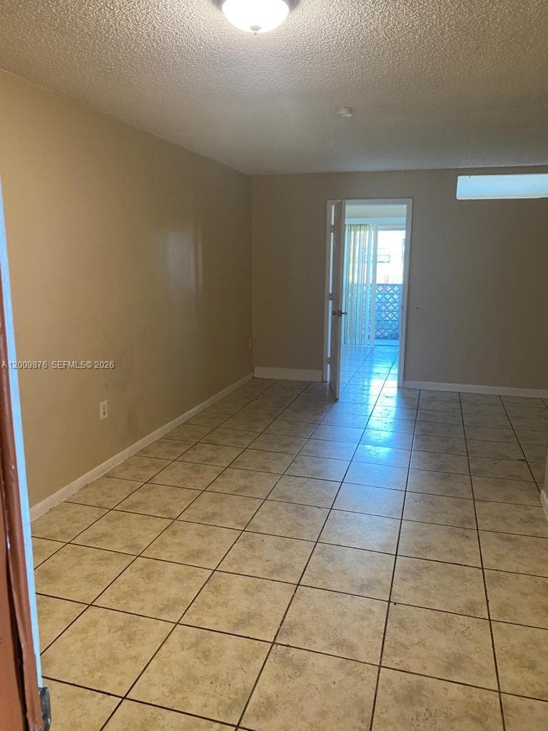 3710 NW 21st St # 305, Lauderdale Lakes, FL 33311 — zdjęcie 4