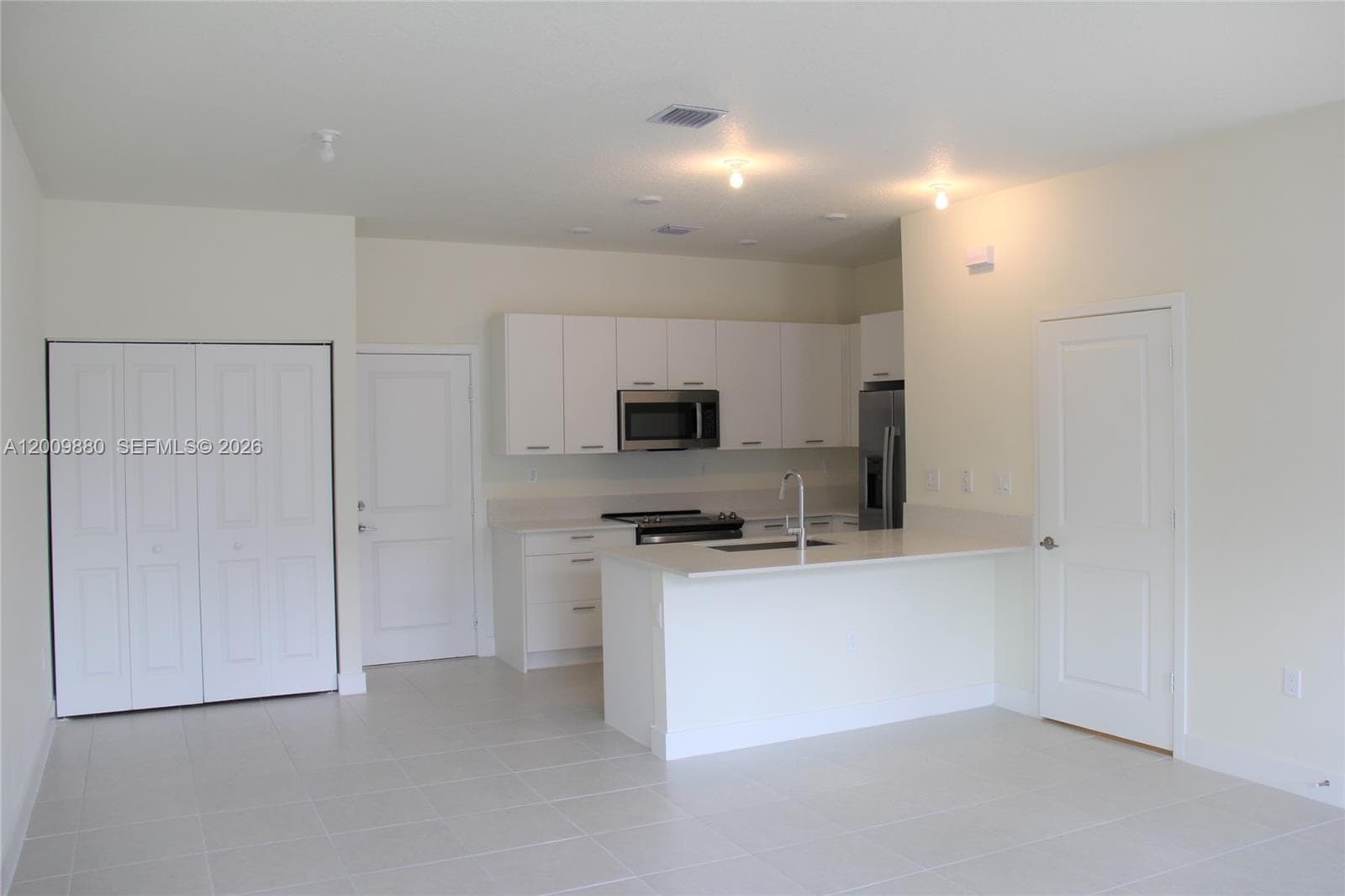 4272 NW 82nd Ave # 4272, Doral, FL 33166 — zdjęcie 3