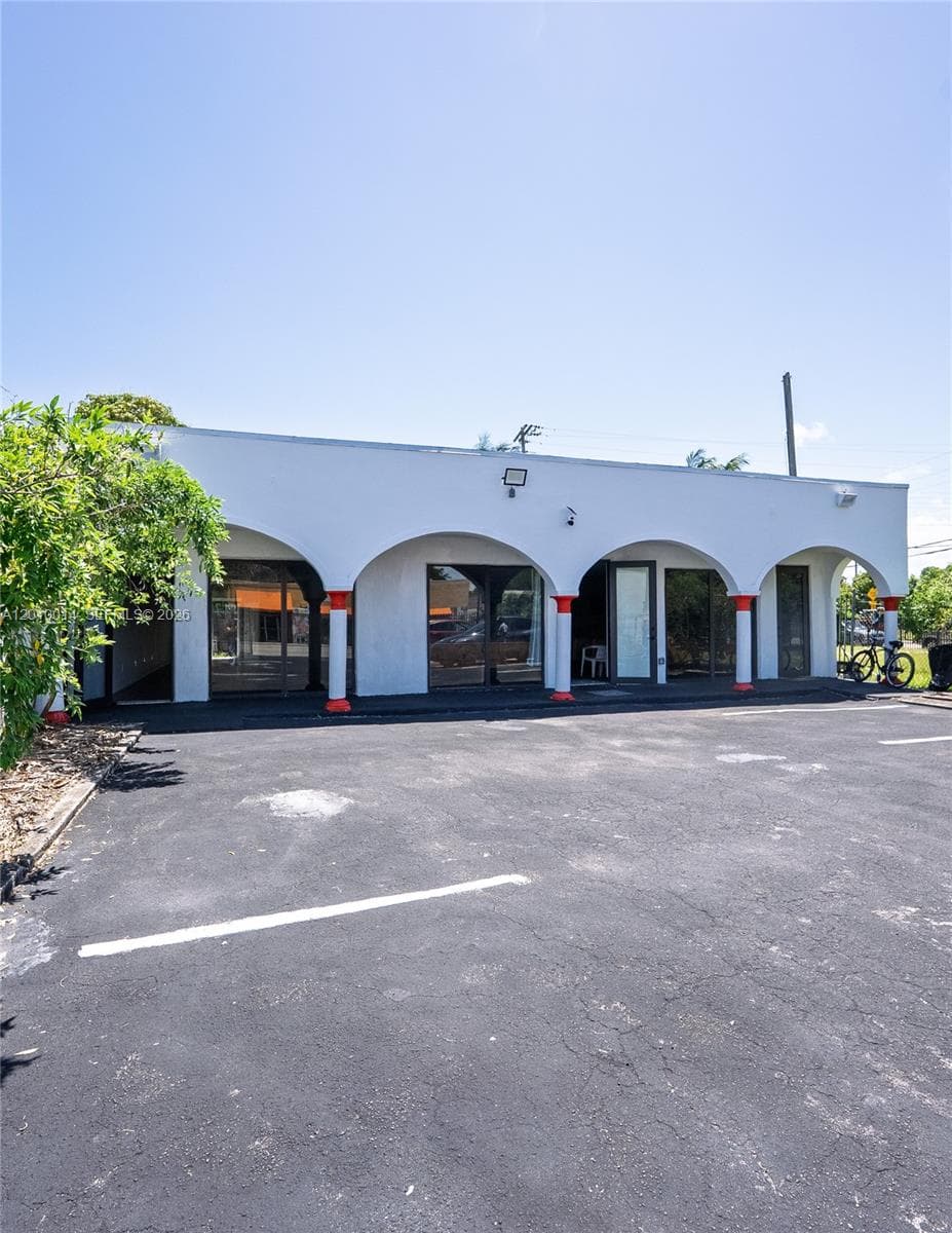 88 NW 54th St, Miami, FL 33127