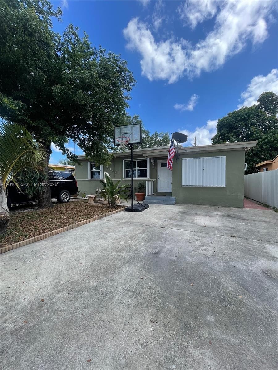 2144 NW 85th St, Miami, FL 33147 — zdjęcie 2